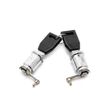 Görseli Galeri görüntüleyiciye yükleyin, Skoda Favorit Kapı Kilidi Anahtarlı Set 2 Kapı İçin 115988064