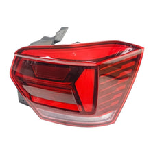 Görseli Galeri görüntüleyiciye yükleyin, Volkswagen Polo Stop Lambası Sağ DPA 2G0945096B