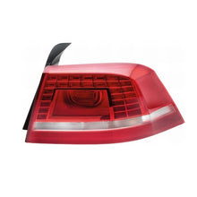 Görseli Galeri görüntüleyiciye yükleyin, Volkswagen Passat Stop Lambası Dış Sağ Led 3AE945208B