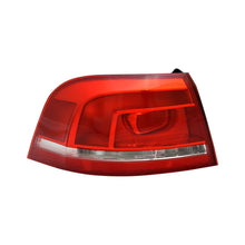 Görseli Galeri görüntüleyiciye yükleyin, Volkswagen Passat Stop Lambası Sol Dış Soled Variant 3AF945207B