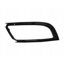 Görseli Galeri görüntüleyiciye yükleyin, Skoda Superb Sis Far Çerçevesi Sol 3T0807681