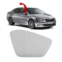 Görseli Galeri görüntüleyiciye yükleyin, Skoda Superb Ayna Camı Dış Dikiz Sağ 3V0857522