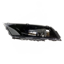 Görseli Galeri görüntüleyiciye yükleyin, Skoda Superb Sis Lambası Sol 3V0941699A