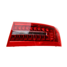 Görseli Galeri görüntüleyiciye yükleyin, Audi A6 Stop Lambası Dış Sağ Led 4F5945096J