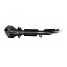Görseli Galeri görüntüleyiciye yükleyin, Seat Leon Ayna Sinyali Sol 5F0949101A