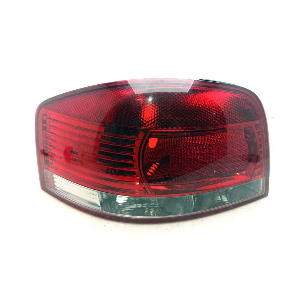 Audi A3 Stop Lambası Sol 8P0945095 DPO 441-1955L-LD-UE