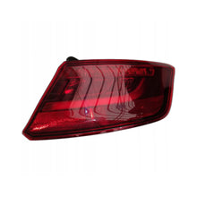 Görseli Galeri görüntüleyiciye yükleyin, Audi A3 Stop Lambası Dış Sağ Led 8V4945096A