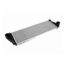 Görseli Galeri görüntüleyiciye yükleyin, Mercedes-Benz W901 Sprinter İntercooler A9015010701