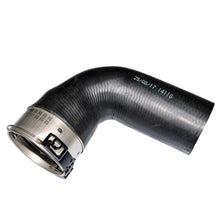 Görseli Galeri görüntüleyiciye yükleyin, BMW E60 E61 5.30d Turbo Hortumu 11617799400-2