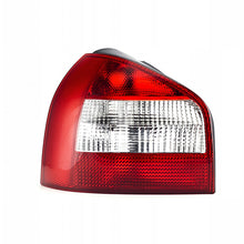 Görseli Galeri görüntüleyiciye yükleyin, Audi A3 Stop Lambası Sol 8L0945095B